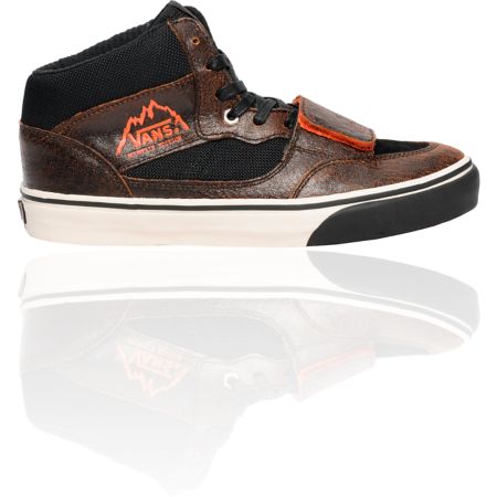 Vans Shoes Locations on On Sale   Vans Mt  Edition Snow Black   Orange Shoe At Zumiez   Pdp