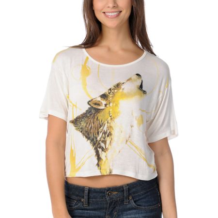 CDC Apparel Dreaming Wolf Cream Top