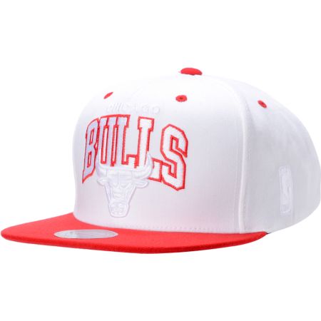 NBA Mitchell and Ness Chicago Bulls White Team Arch Snapback Hat