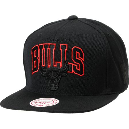NBA Mitchell and Ness Bulls Black Arch Snapback Hat