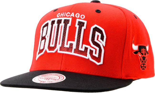 Mitchell & Ness Bulls Arch Gradient Red Snapback Hat