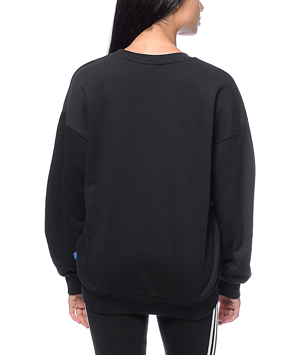 black crew neck sweatshirt