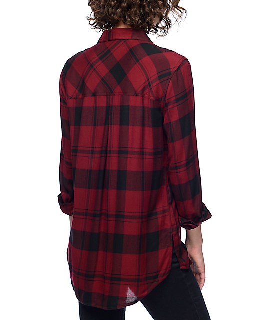 red and black plaid button up shirt