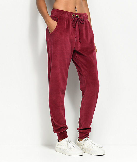 maroon jogger pants