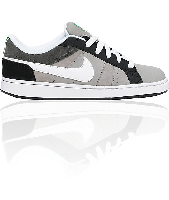 boys gray nike shoes