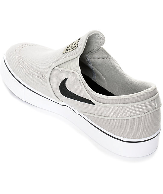 nike slip on skate shoes