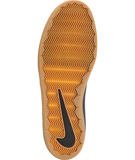 nike gum sole skate shoes