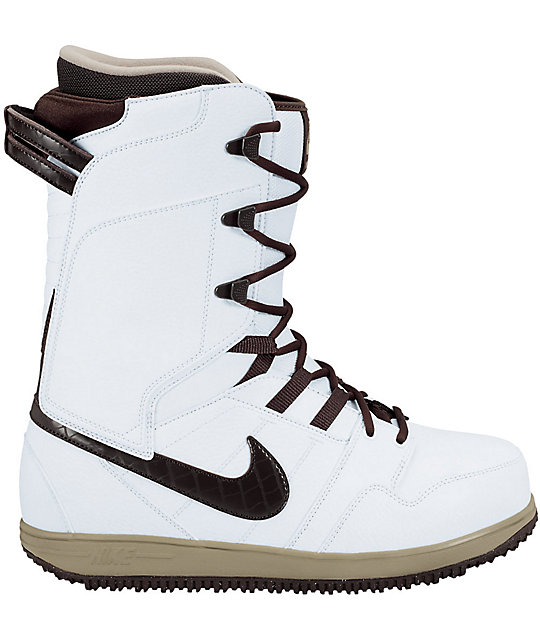 nike boots men white