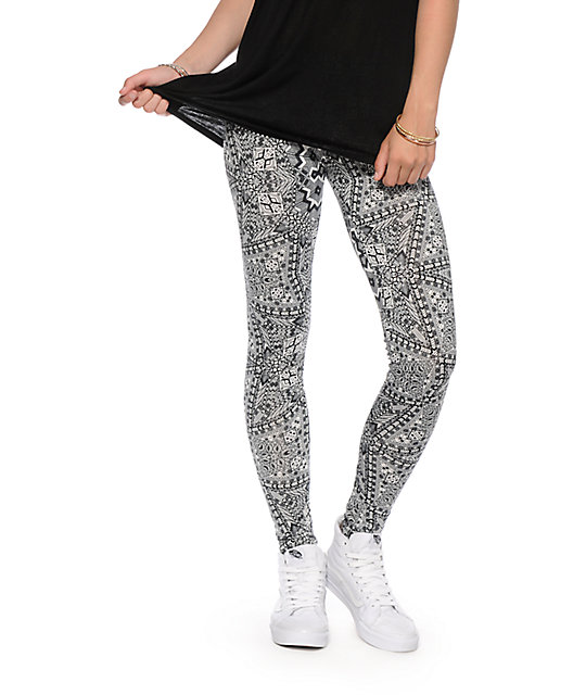nike just do it leggings black and white