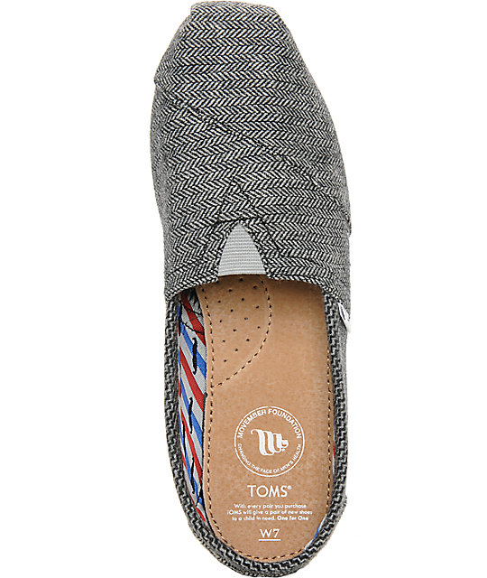 herringbone pattern basketball shoes