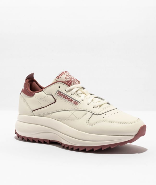 Pastel pink hotsell reebok classics