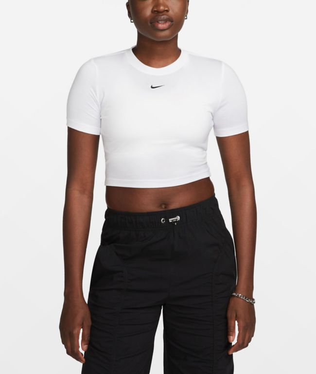 Nike Sportswear Essential Women's Striped Crop T-Shirt.