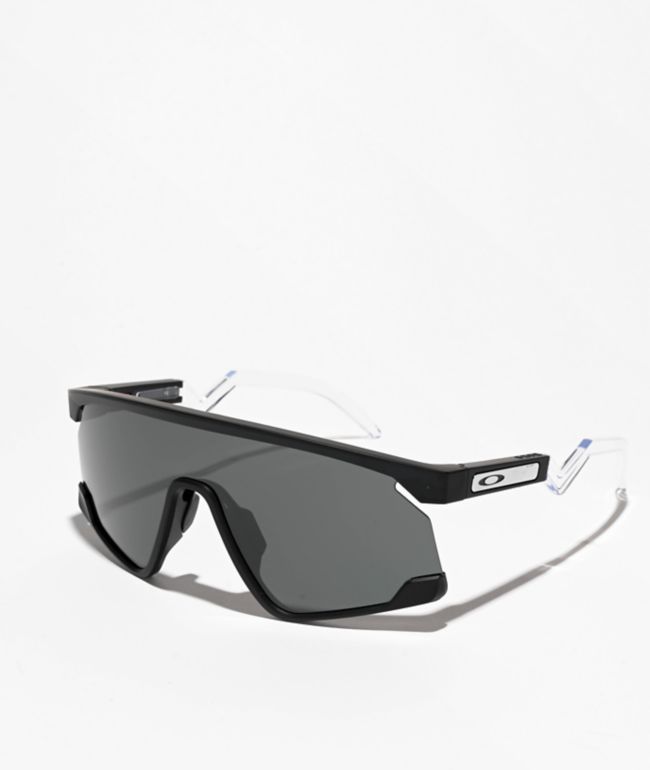 Oakley  Zumiez