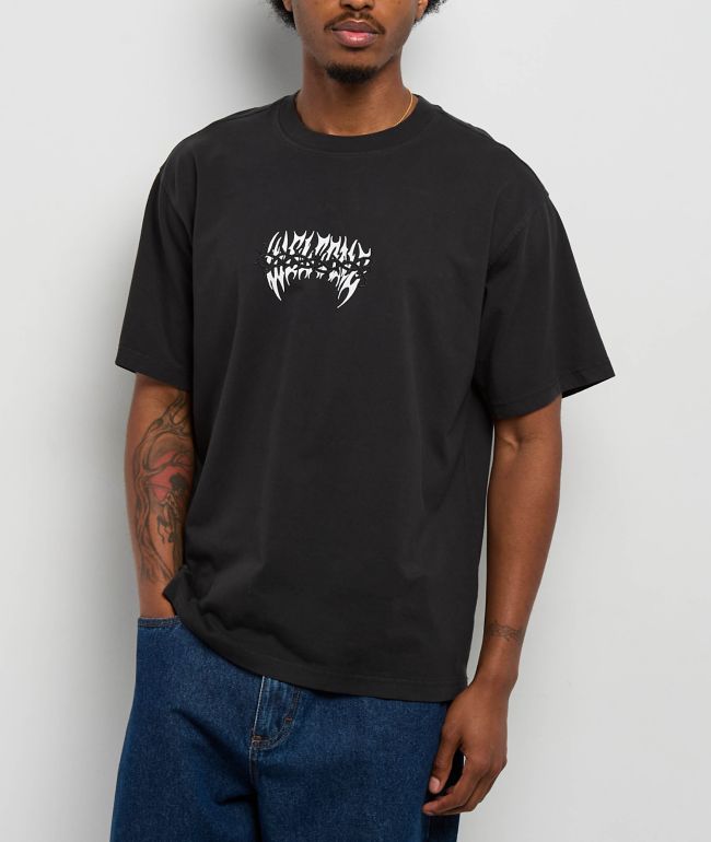 【POETIC COLLECTIVE】 PAINTING T-SHIRT - BLACK Poetic Collective Caro T-Shirt - Black | Flatspot