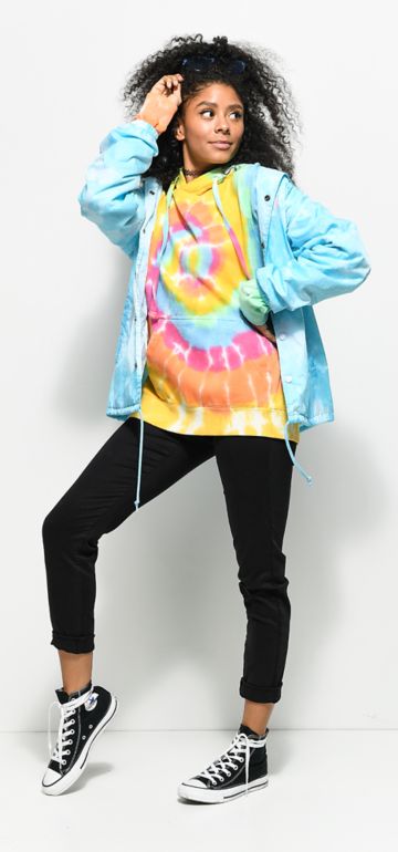 tie dye hoodie outfit