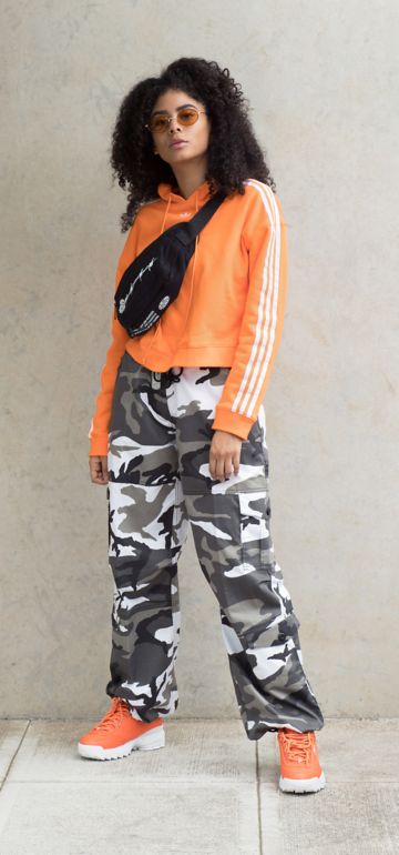 orange camo vans outfit