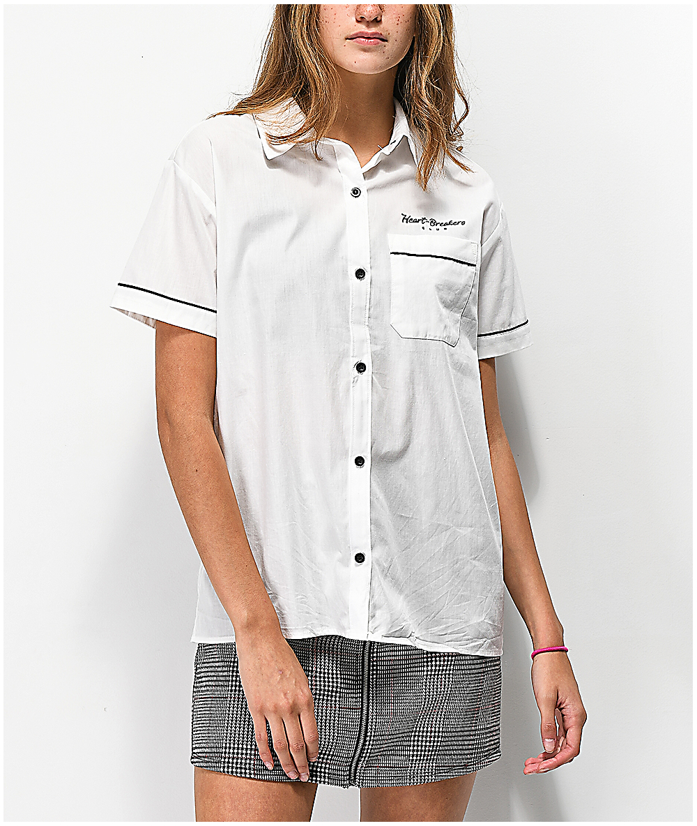 camisa blanca anudada