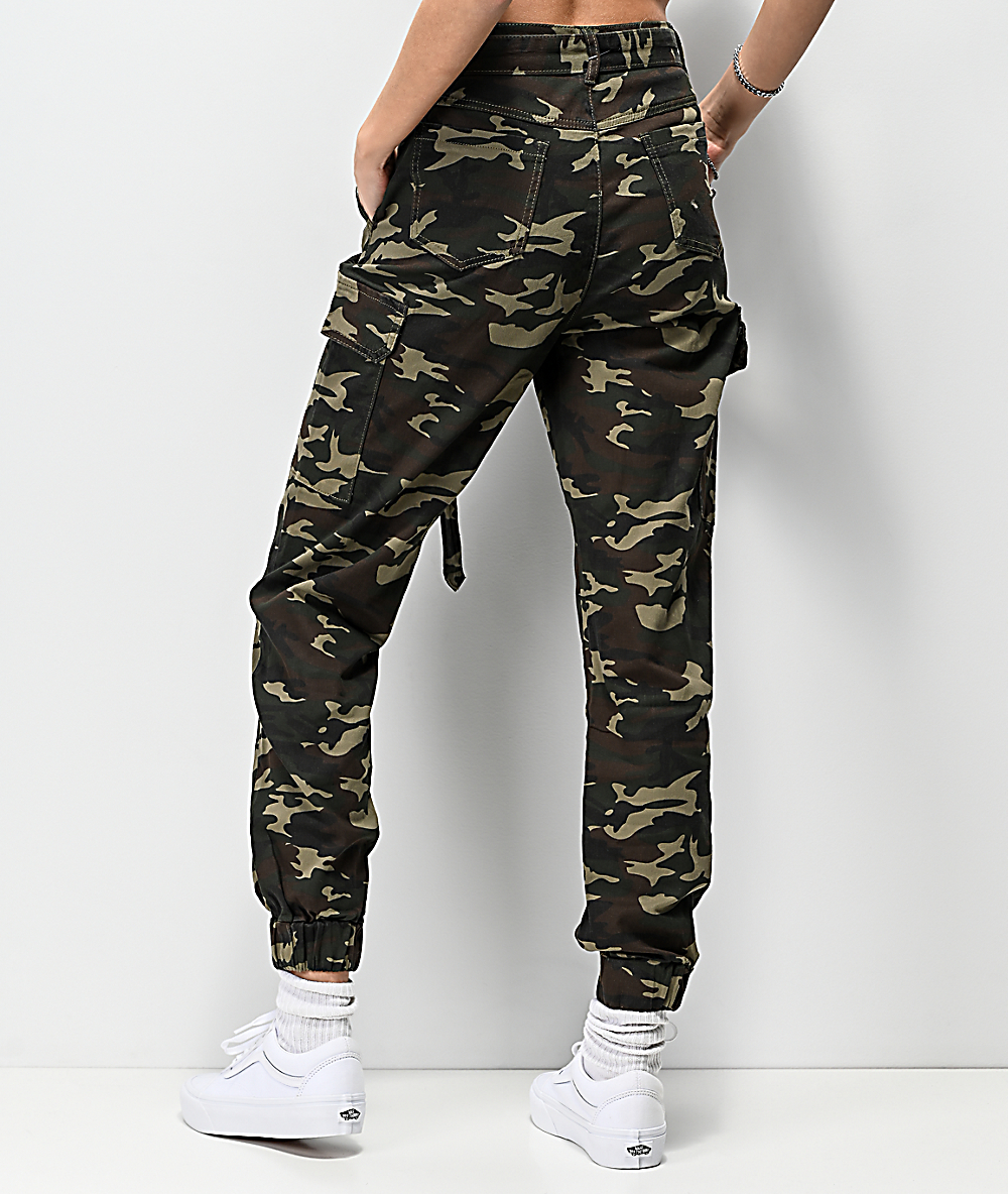 belted cargo joggers