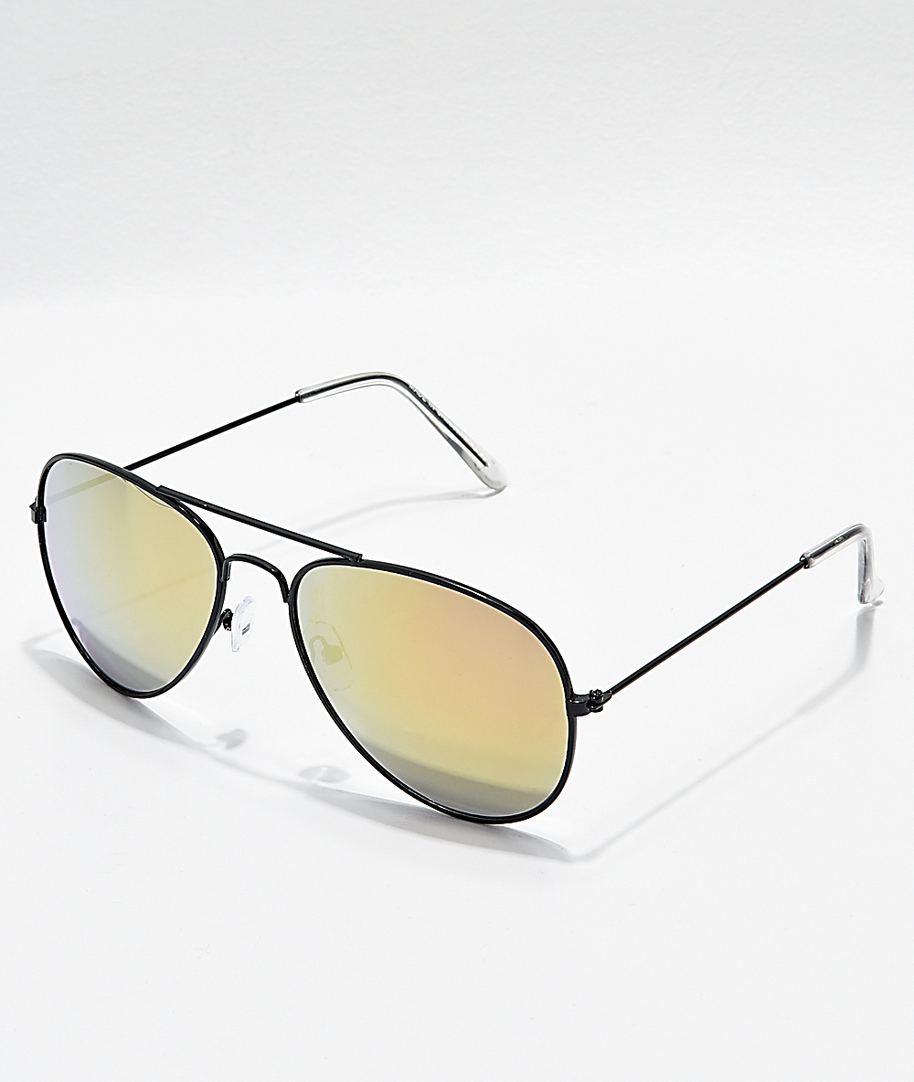 black aviator style sunglasses