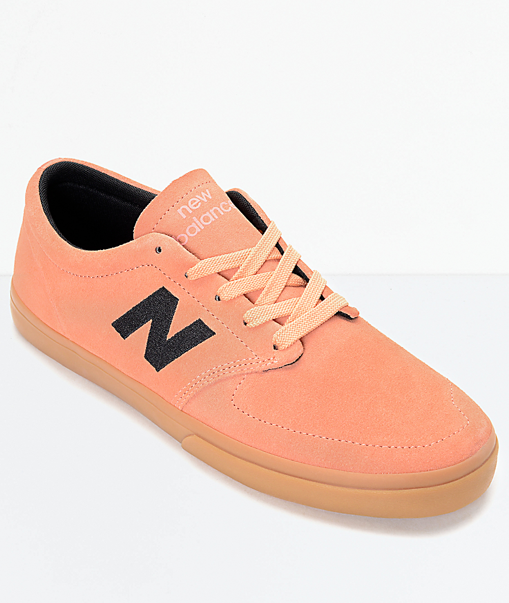 New Balance 345 zapatos de ante en negro y color salmón New Balance 345 zapatos de ante en negro y color salmón