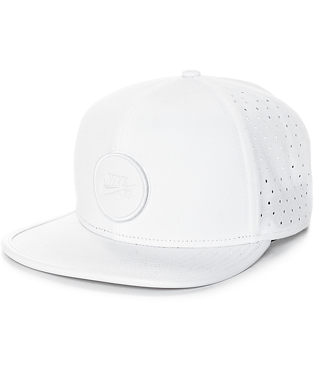 white nike snapback hat