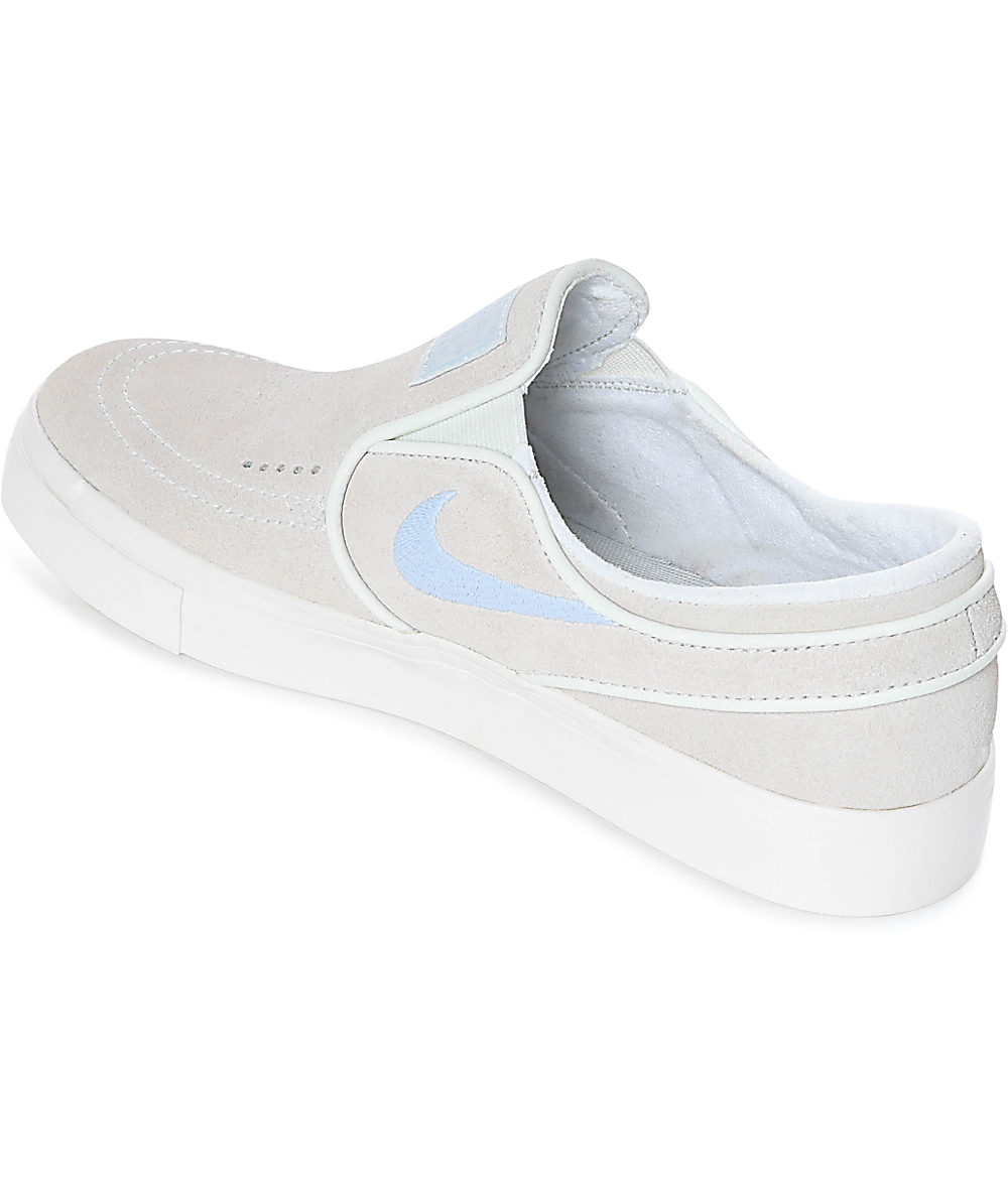 nike slip on tennis shoes