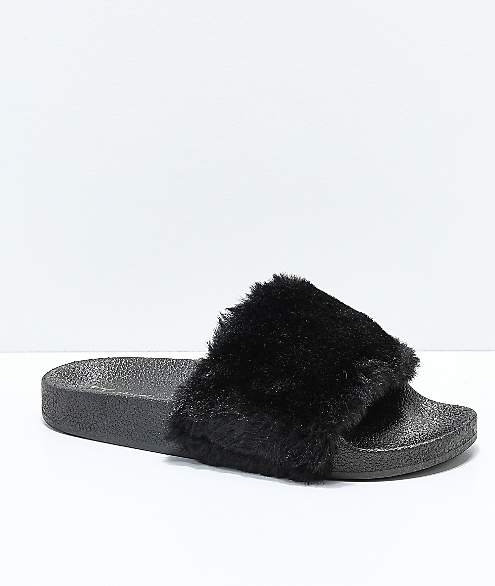 black fuzzy flip flop slippers