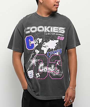 【Cookies】ローリングストーンズ Car Pass 黒 半袖Tシャツ Cookies x The Rolling Stones Car Pass Black T-Shirt | Zumiez