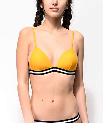 Malibu Finish Line top de bikini de triángulo moldeado en amarillo