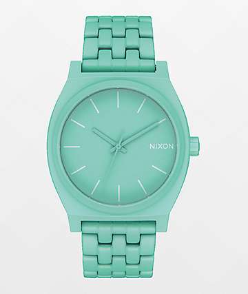 nixon watches women