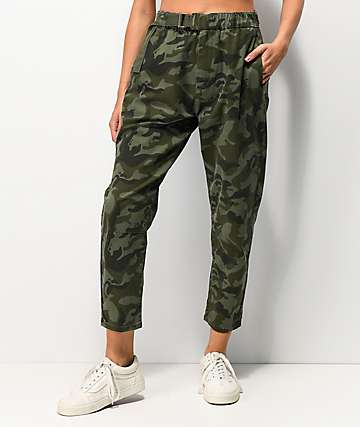 Unionbay Sharon pantalones de camuflaje con cinturón y cintura elástica