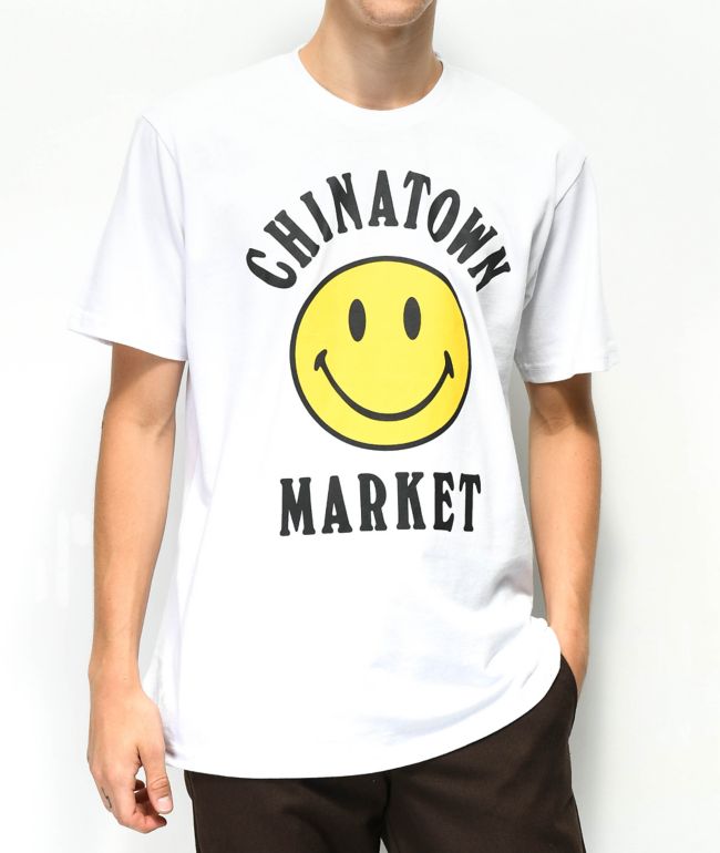 Smile shirts. Одежда со смайликами. Бренд смайлик одежда. Фирма одежды со смайликом. Смайлики на одежде фото.