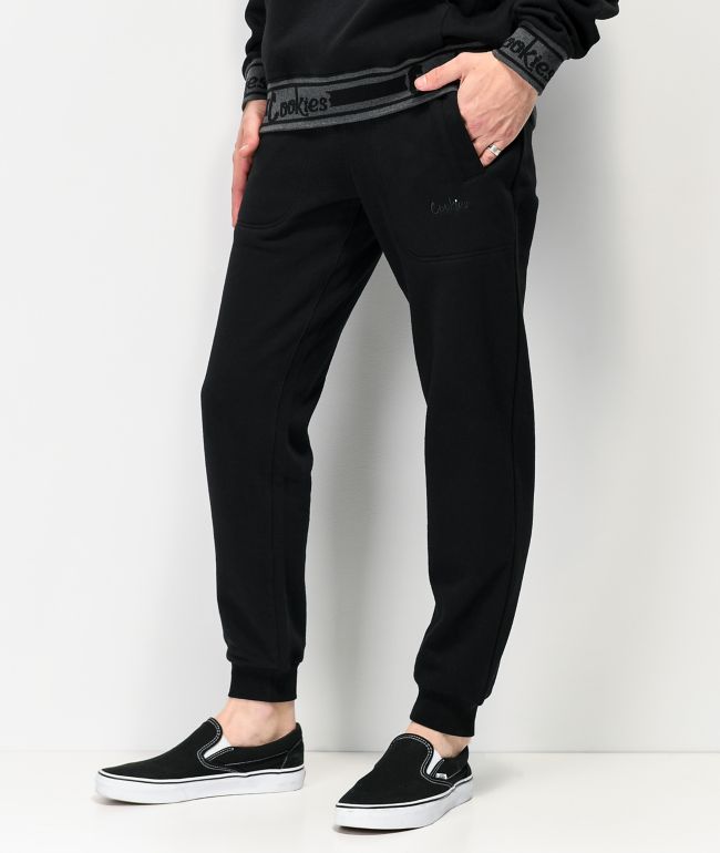 all black sweatpants