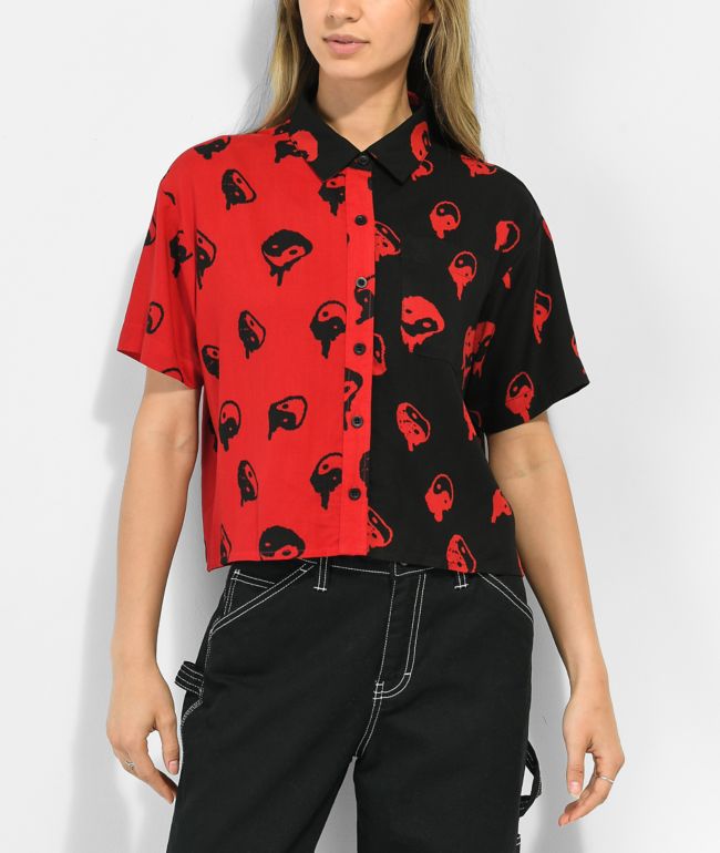 Empyre Joana Yin Yang Negro y rojo camisa de manga corta abotonada