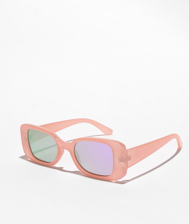 Gafas de sol rectangulares de color rosa lechoso