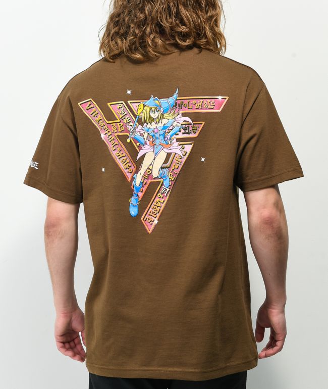 Hypland x Yu-Gi-Oh Sparkle Magician camiseta marrón