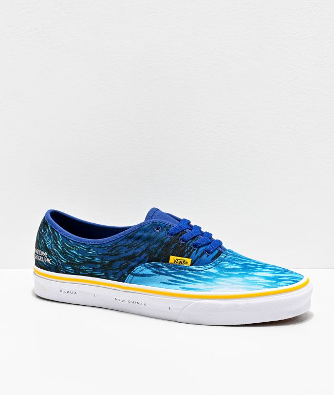 Vans x National Geographic Authentic zapatos de skate en blanco y océano Vans x National Geographic Authentic zapatos de skate en blanco y océano