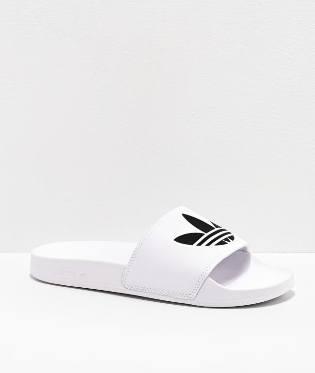 adidas Adilette Lite sandalias blancas y negras para hombres | Zumiez
