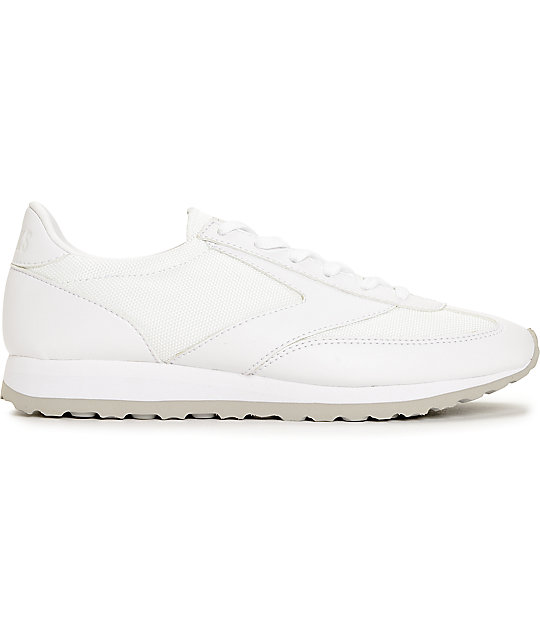all white brooks women's shoes