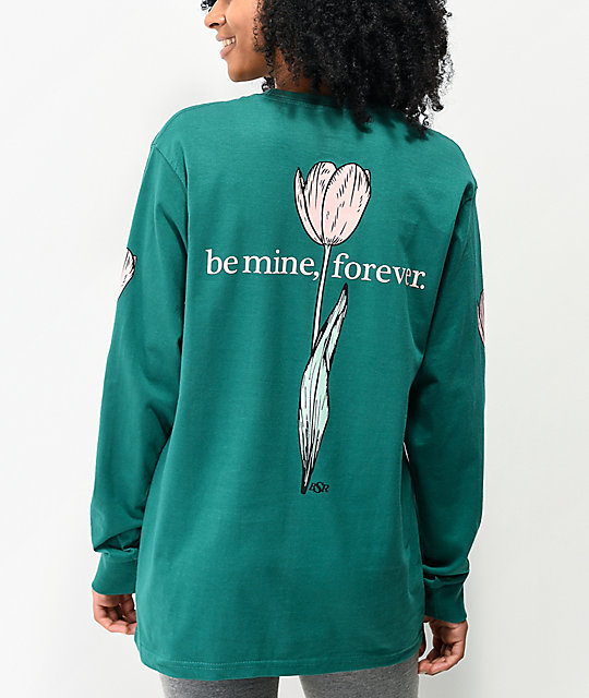 teal shirt