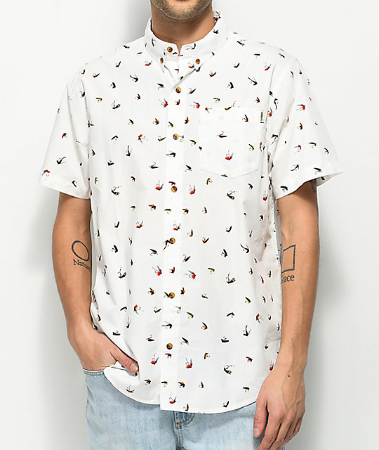 camisa blanca con estampado