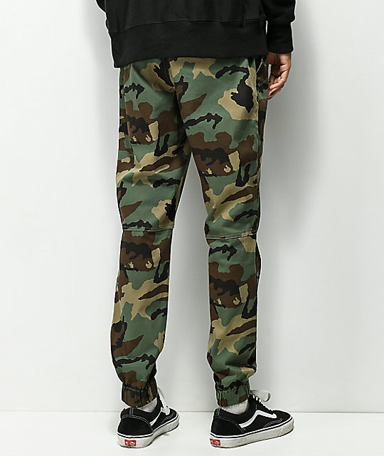 camo jogger shorts