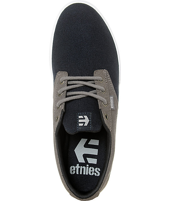 etnies canvas shoes