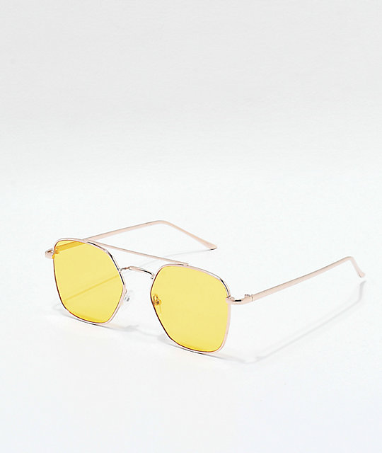 gafas de sol amarillas