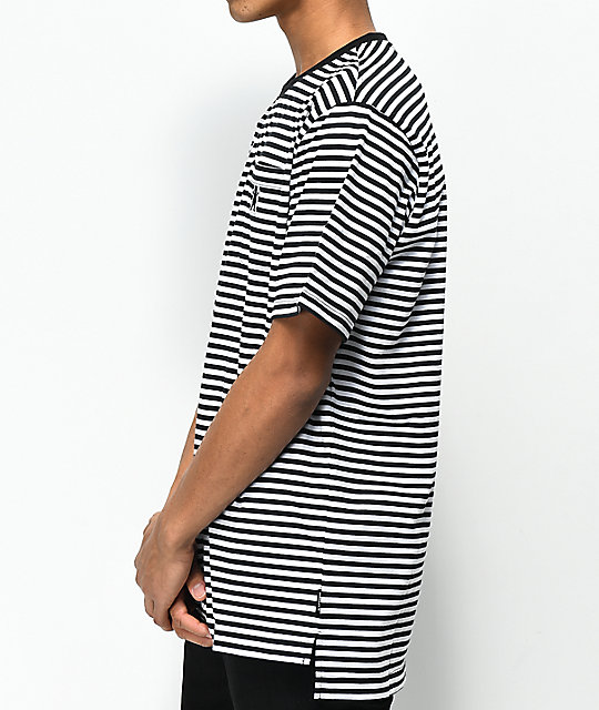 camiseta rayas negras y blancas