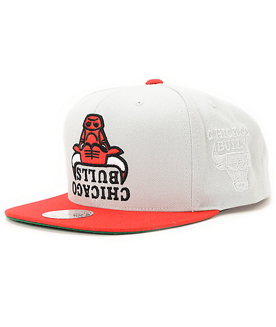 upside down bulls logo hat