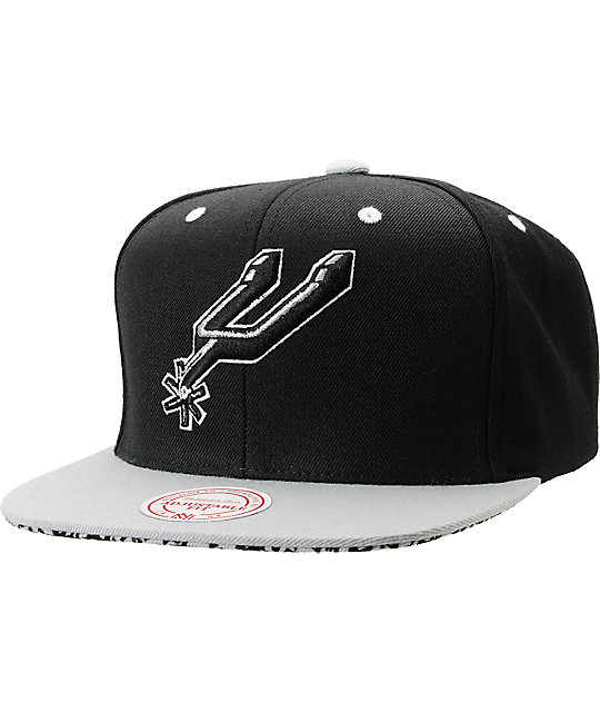 Mitchell /& Ness San Antonio Spurs NBA Snapback Cap