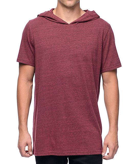 camiseta manga corta con capucha