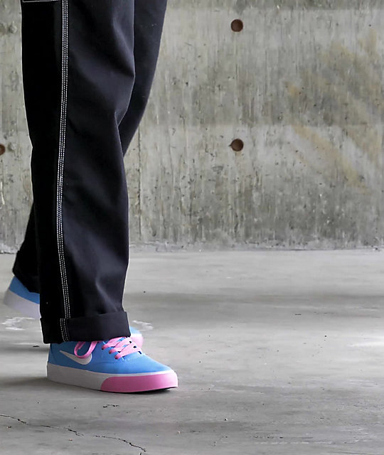 radio adoptar Beca Nike SB Charge University zapatos de skate en azul, rosa y blanco