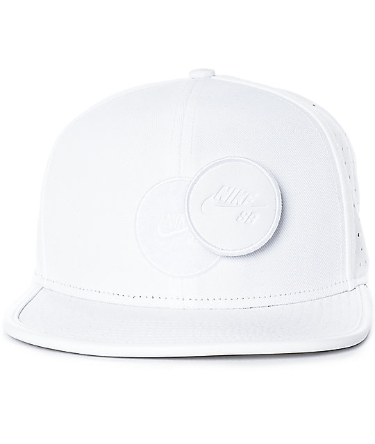 nike dri fit snapback
